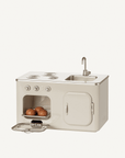 Miniature Kitchen - Annie & Flora