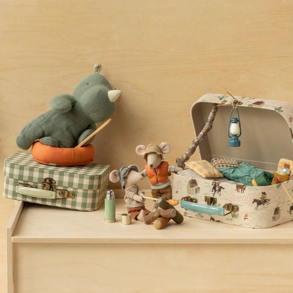 Big Brother Hiker Mouse - Annie &amp; Flora