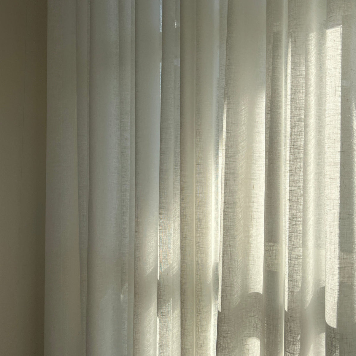 Breezy Sheer Drapery - Annie & Flora