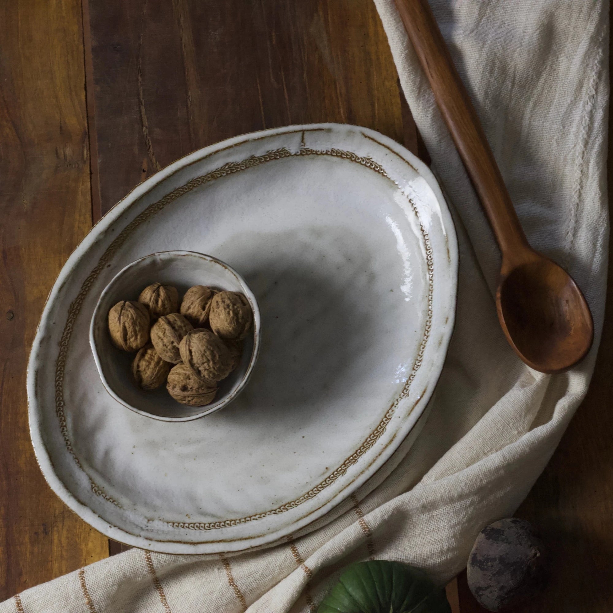 Deep Stoneware Platter - Annie & Flora
