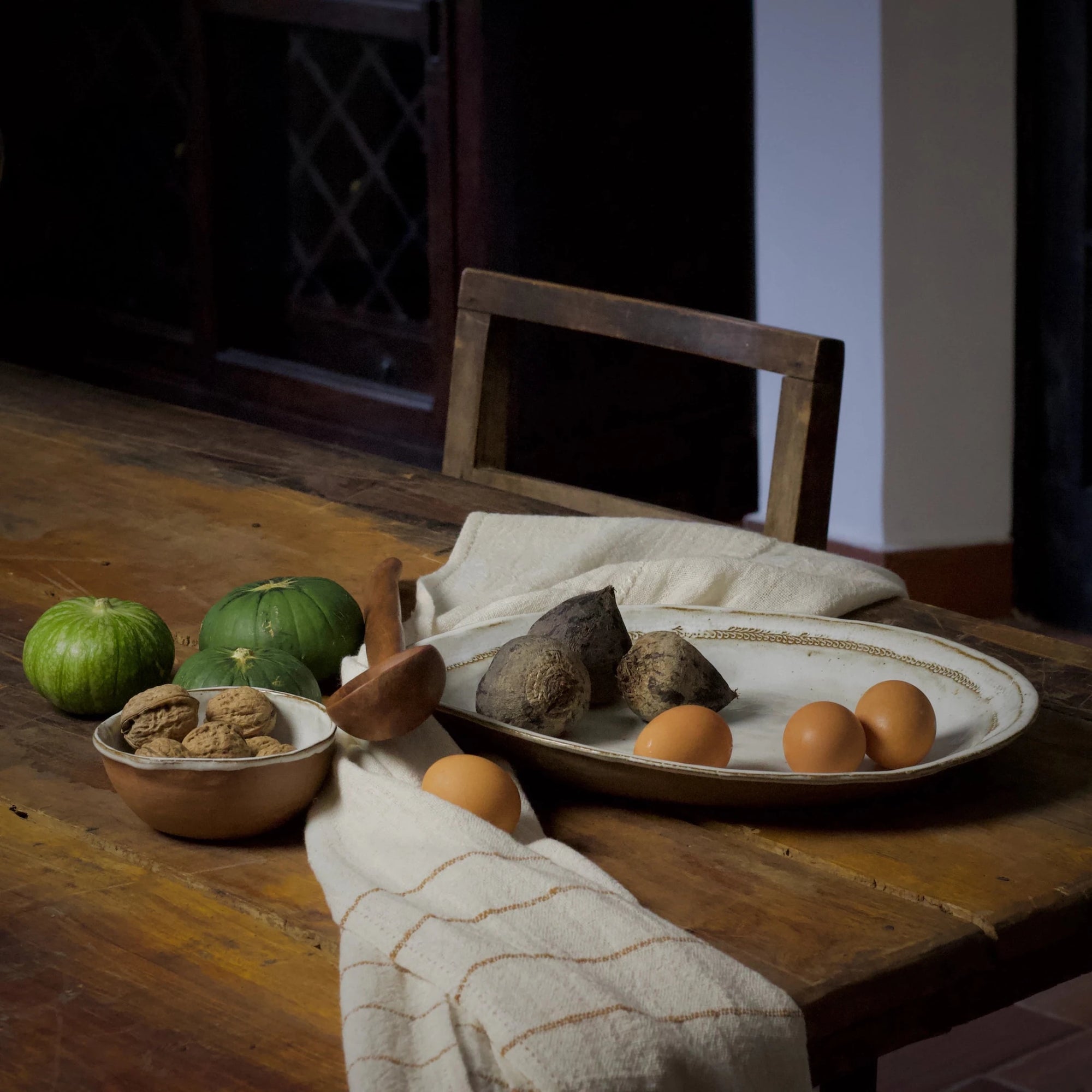Deep Stoneware Platter - Annie & Flora