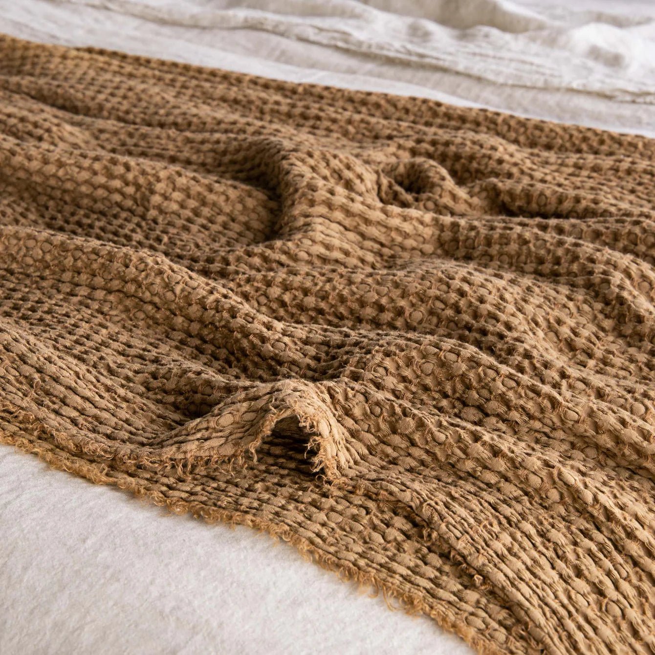 Flocca Linen Blanket - Annie &amp; Flora