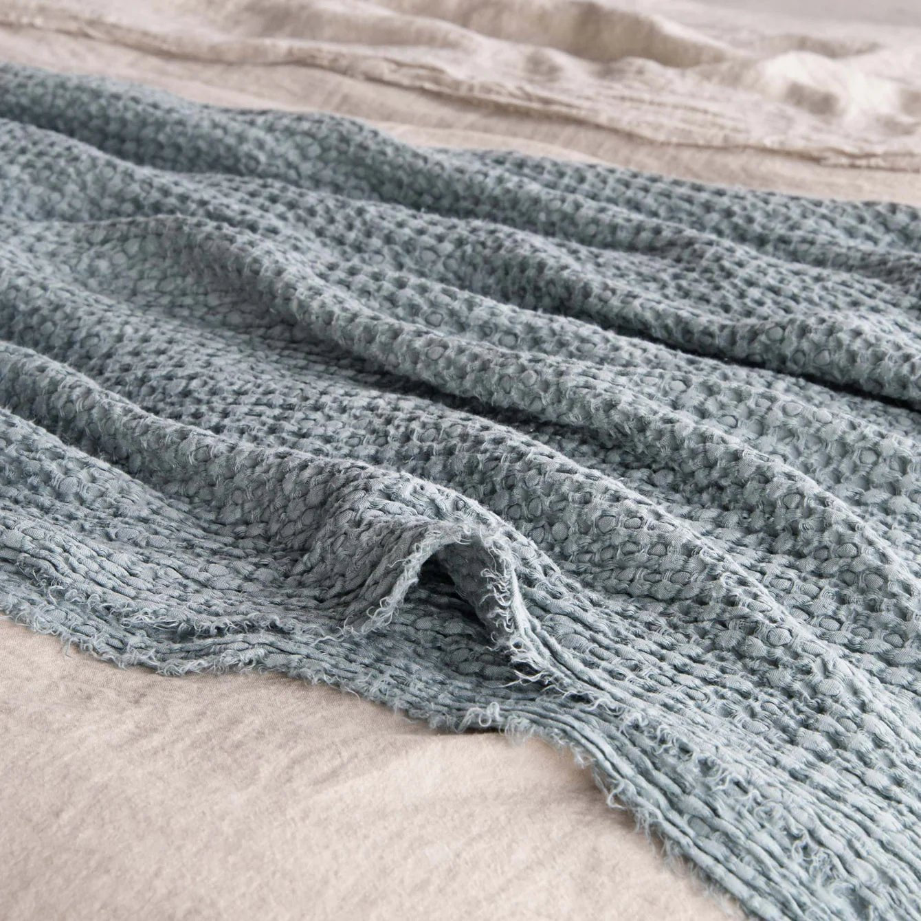 Flocca Linen Blanket - Annie &amp; Flora