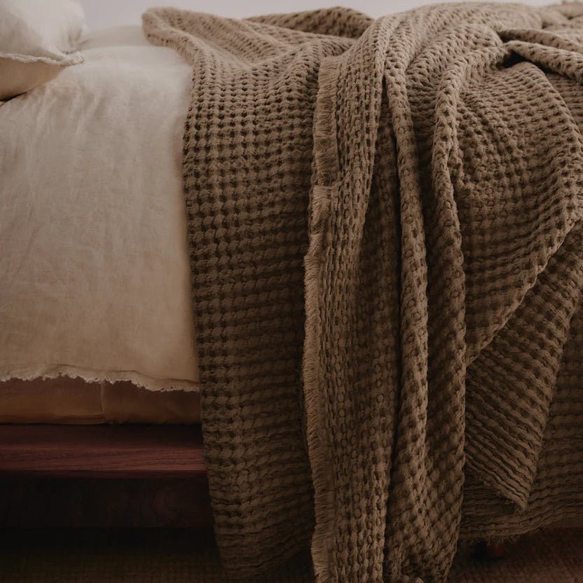 Flocca Linen Blanket in Bere - Annie & Flora