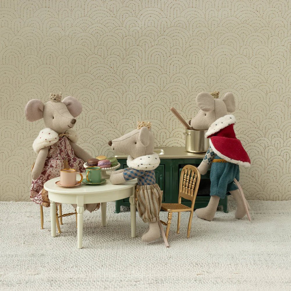 Mouse Dining Table - Annie & Flora