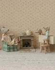 Mouse Fireplace - Annie & Flora