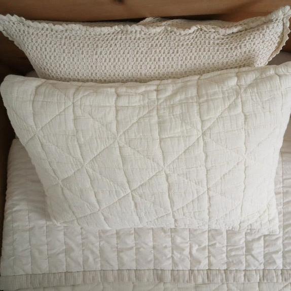 Quilted Pillowcase - Annie &amp; Flora