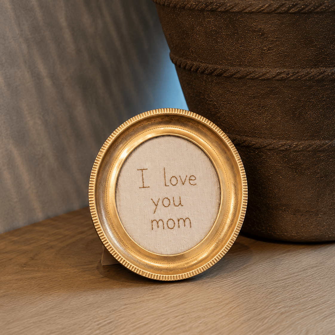 Round Gold Leaf Frame - Annie &amp; Flora