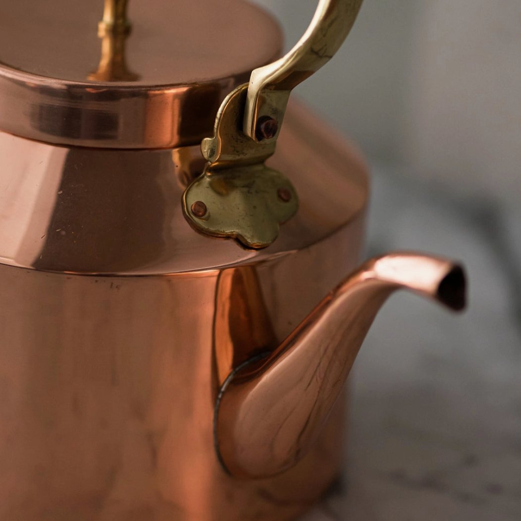English Copper Tea Kettle - Annie &amp; Flora
